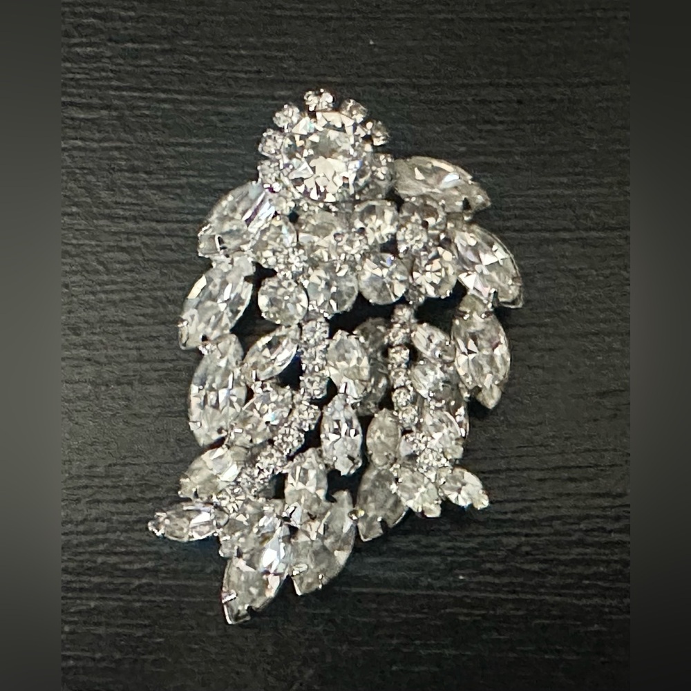 Weiss Crystal Teardrop Cascade Brooch - Silver Clear
